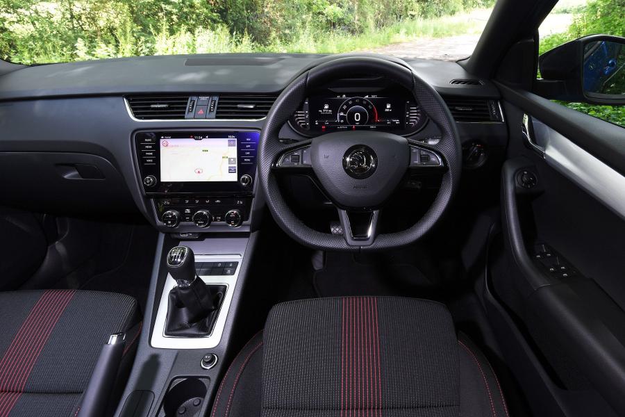 Торпедо Skoda Octavia Sportline (5E) 2019 года  (UK) (фото 12 из 14)